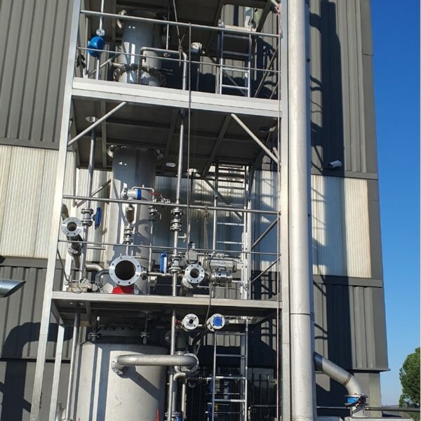 Colonne de distillation industrielle