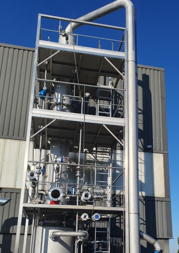 Colonne de distillation industrielle